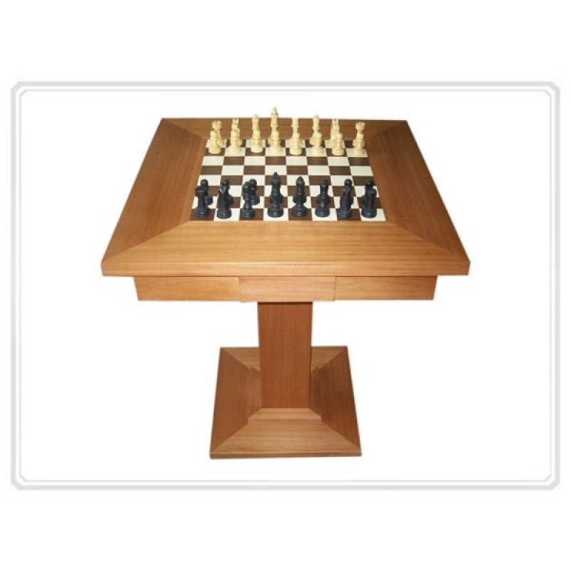 vista lateral do tabuleiro de xadrez de madeira com peças de